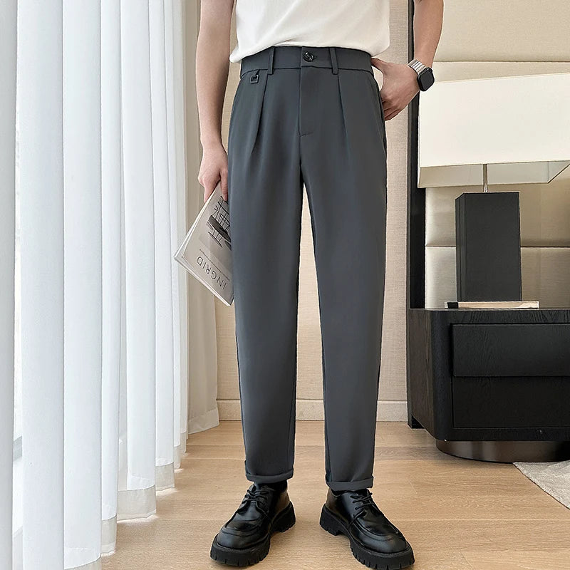 Casual Pants for Men Slim Fit .It can be worn for work or business events.