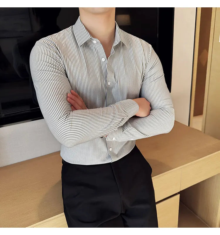 Elegant striped long-sleeved men's slim fit business shirt