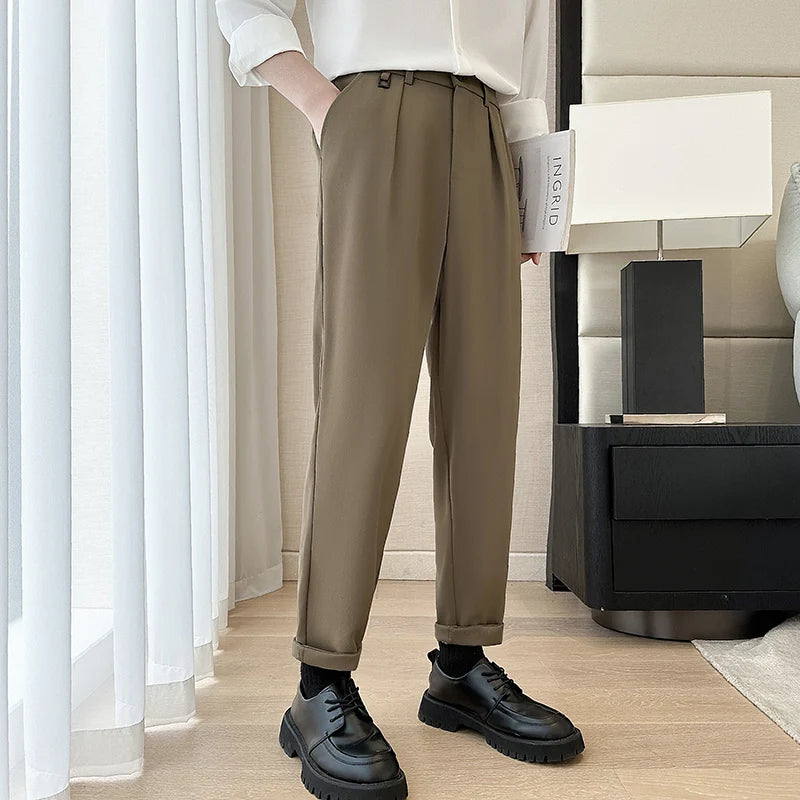 Casual Pants for Men Slim Fit  .It can be worn for work or business events.